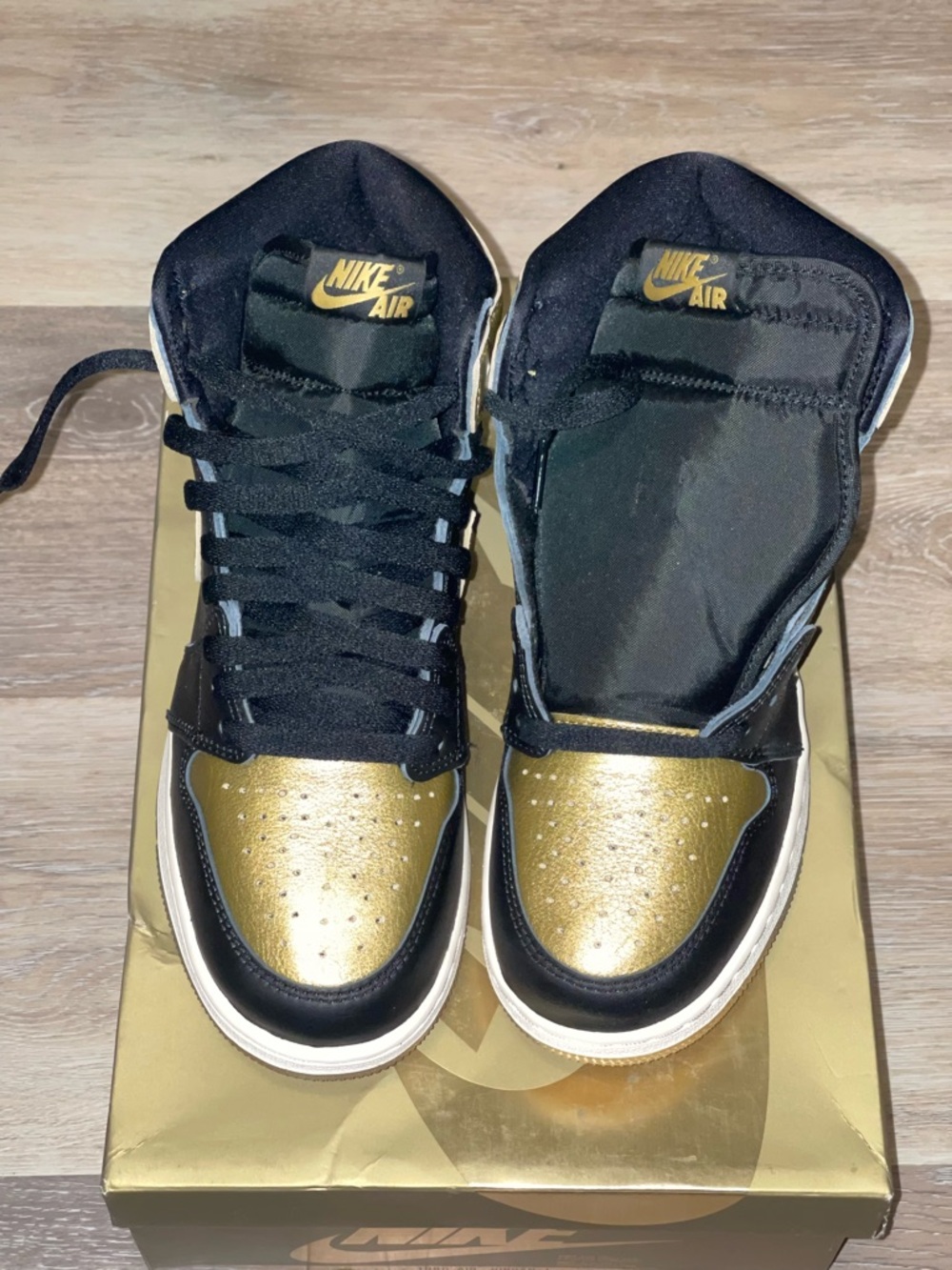 Air Jordan 1 High “Metallic Gold”
